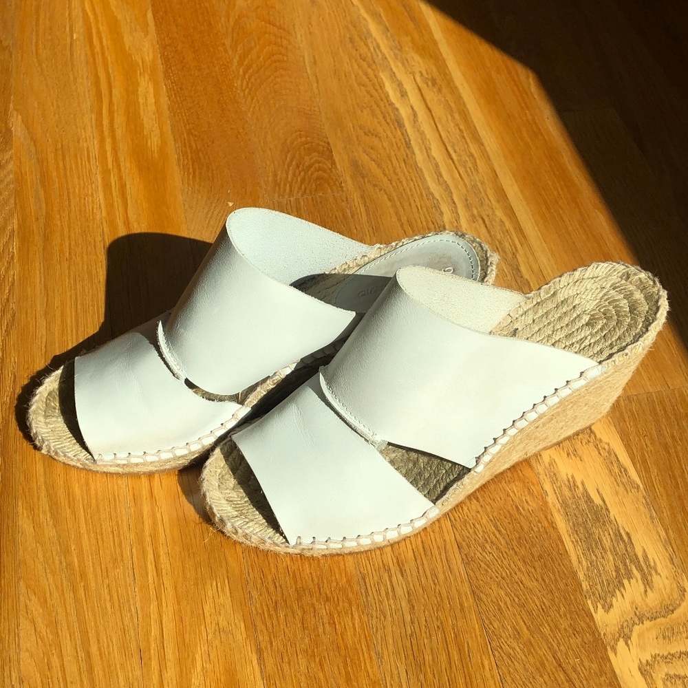 High Heels - Picture 2 of 2